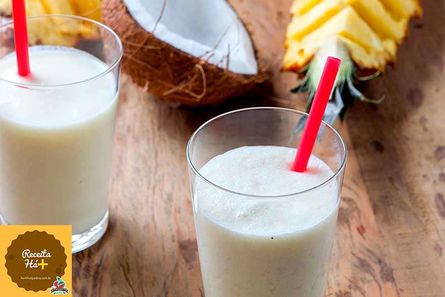 Leia mais sobre o artigo Suco de Abacaxi com Coco Seco